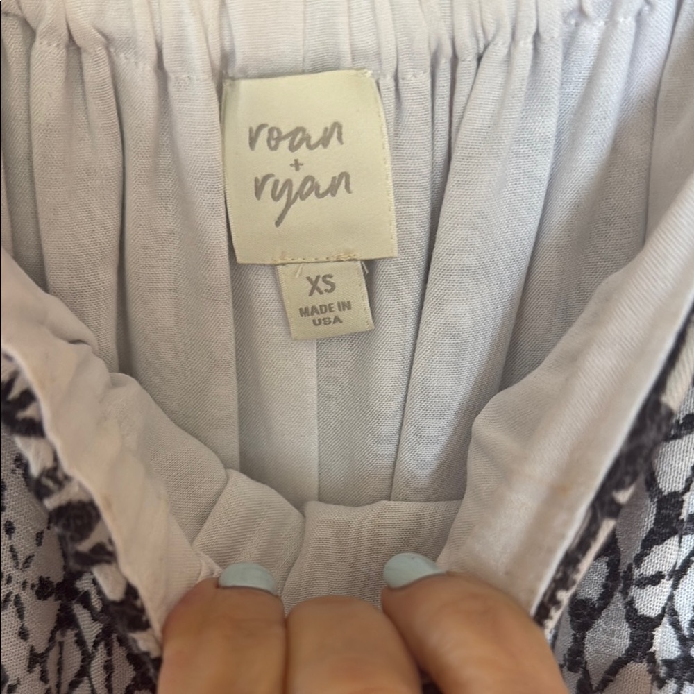 Black and White Patterned Maxi Dress - Picture 2 of 5